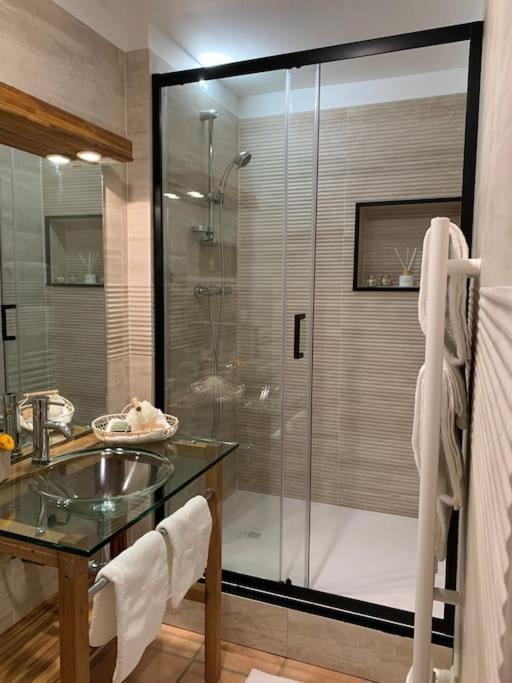Les Loges De Bacchus L'epicurieux Apartment